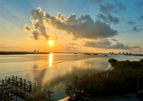 Fort Myers Beach Apartment | Lovers Key Resort Suite 5 - Bay View