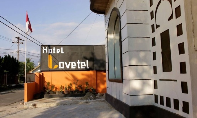 Padang Hotel | Lovetel