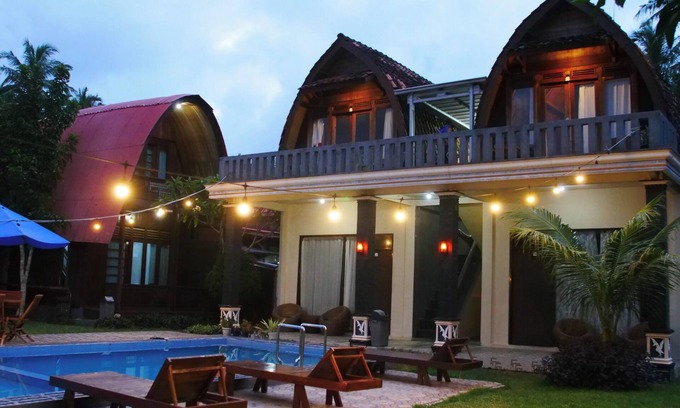 Tanjung Setia Hotel | Lovina Krui Surf