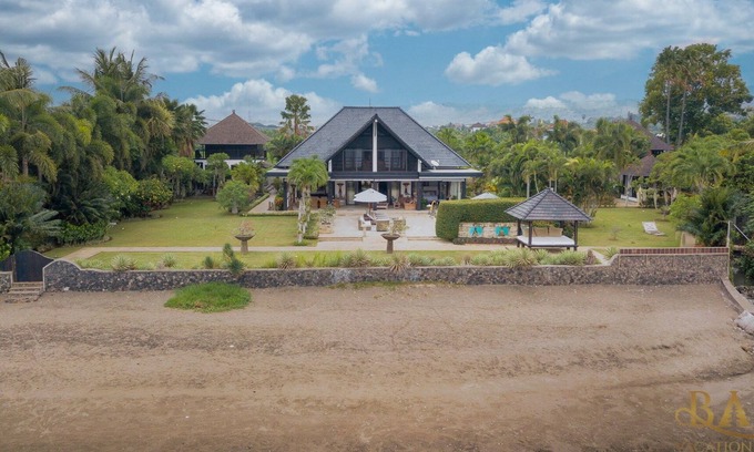 Lokapaksa Villa | Lovina Luxury Pool Villa, Where Class and Style Converge at North Bali!