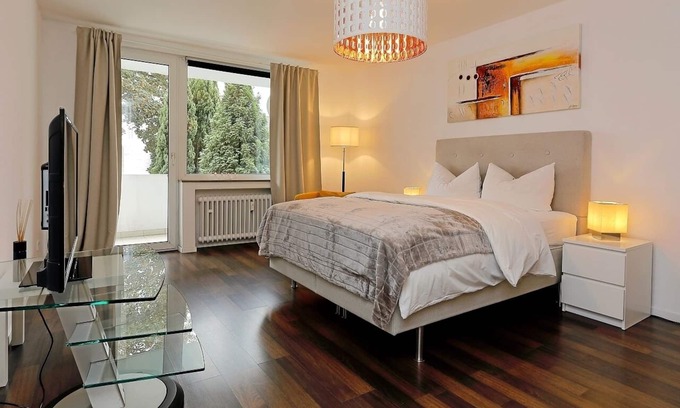 Krefeld Apartment | Lovingly designed 2 room apartment with south-facing balcony in Krefeld
