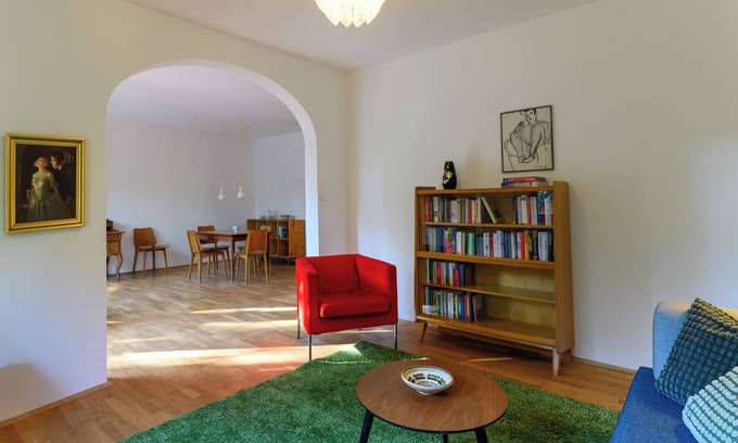 Eigenheimsiedlung House | Lovingly renovated 60s bungalow in the Vienna Woods near Vienna