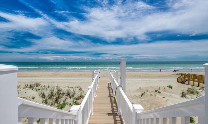 Long Bay Estates Apartment | Low Tide Too-Stunning Oceanfront Home