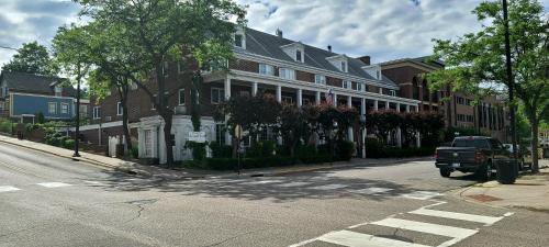 Stillwater Hotel | Lowell Inn