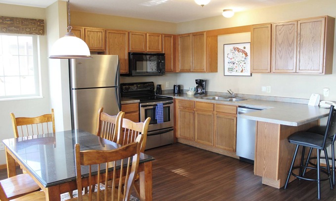 Eagle River Condo | Lower, beach view 2 bedroom @ Wild Eagle Lodge