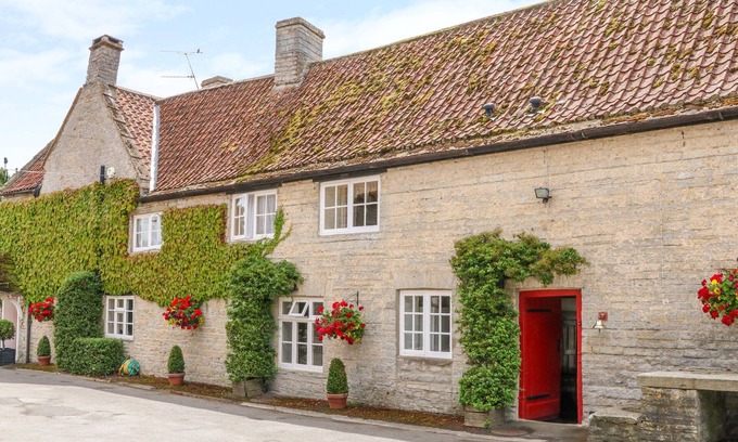 North Cadbury Cottage | LOWER FARM ANNEXE, family friendly in Somerton