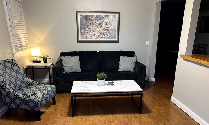 Columbus Park House | Lower Townhome Near River-Market 2BR