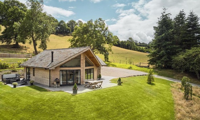 Montgomery House | Lower Tumble Cottage