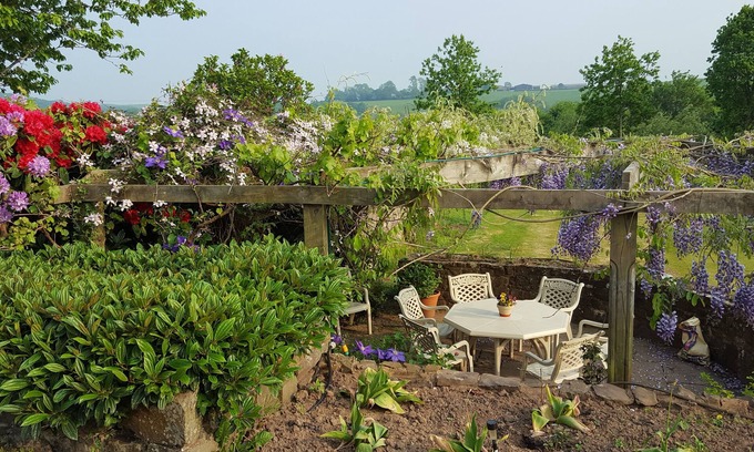 Worlington Bed & Breakfast | Lowerfield House