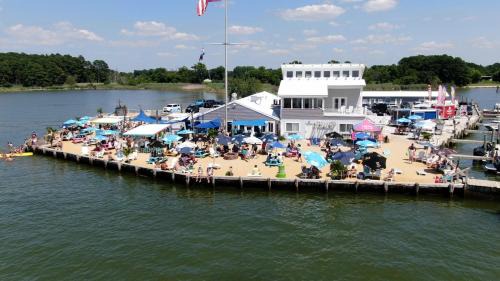 Sherwood Hotel | Lowes Wharf Marina Inn