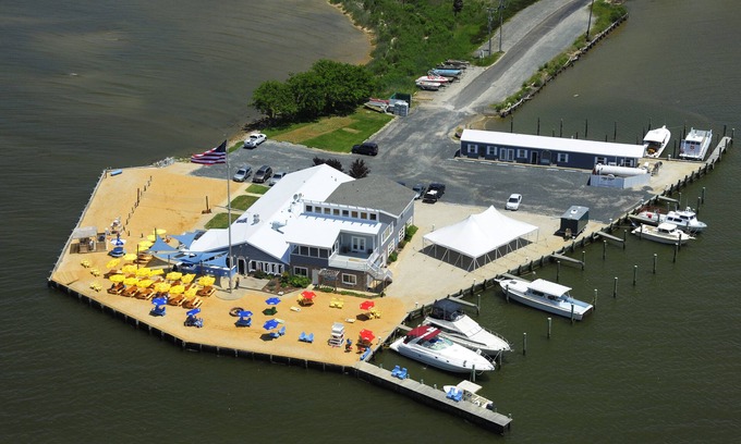 Sherwood Hotel | Lowes Wharf Marina Inn