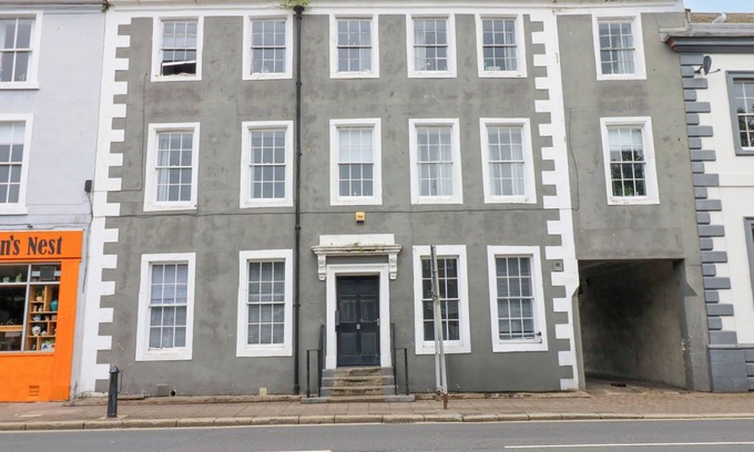 Whitehaven Cottage | LOWTHER PENTHOUSE, family friendly in Whitehaven