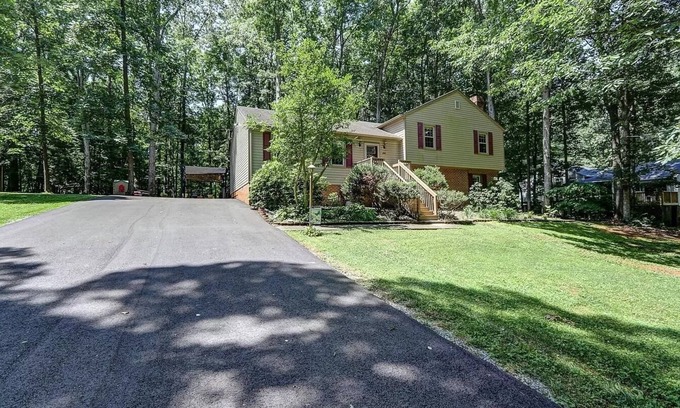 Forest House | LU Commencement Rental - Easy 15 minute drive to LU campus.