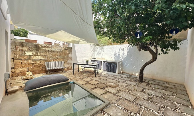 Aradeo Apartment | Lu Parmientu - One Bedroom Apartment, Sleeps 2