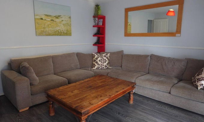 Dunstable House | -LU5 Chelsea House - Huku Kwetu (Dunstable)