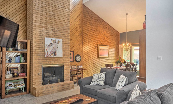 Heart of Lubbock House | Lubbock Townhome w/Grill Near TTU & Downtown!