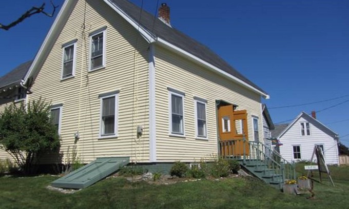 Lubec House | Lubec DownEast Village Ground Level Apartment- Walk To Beach And Restaurants