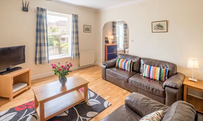 Shanklin Apartment | Luccombe Villa Holiday Apartments - Two Hoots apartment