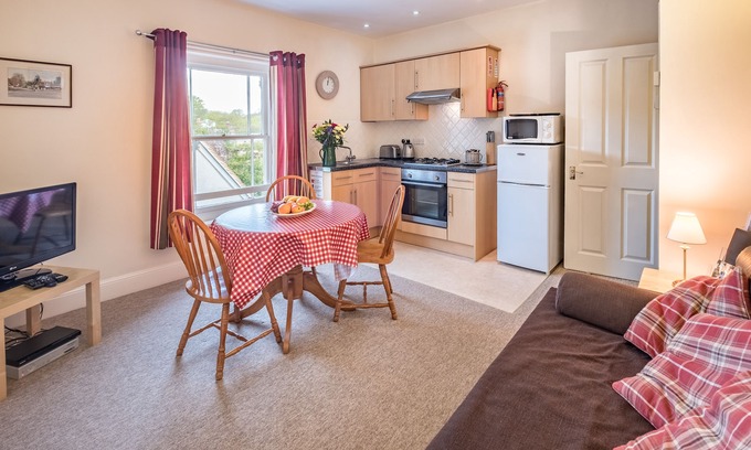 Shanklin Apartment | Luccombe Villa Holiday Apartments - Downs View apartment