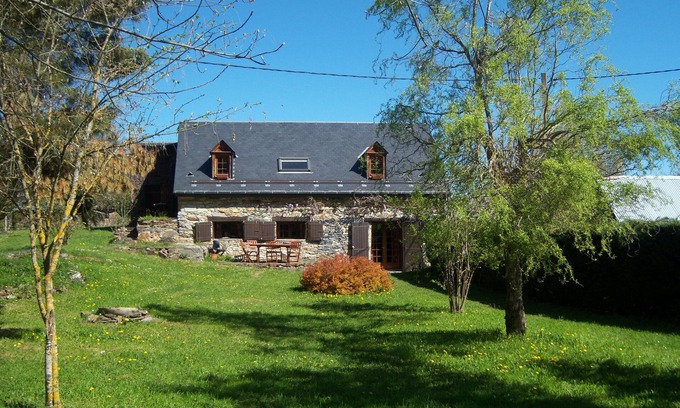 Gouaux-de-Luchon House | LUCHON 10mn away CHALET DE CHARME GRANGE 3* (charming chalet)