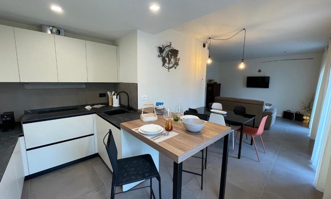 Lazise Old Town Apartment | Lucia Holiday Apartments
