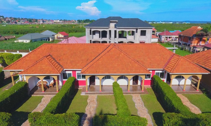 Kampala Cottage | Lucian Cottages: 3 bedroom peaceful retreat in Munyonyo