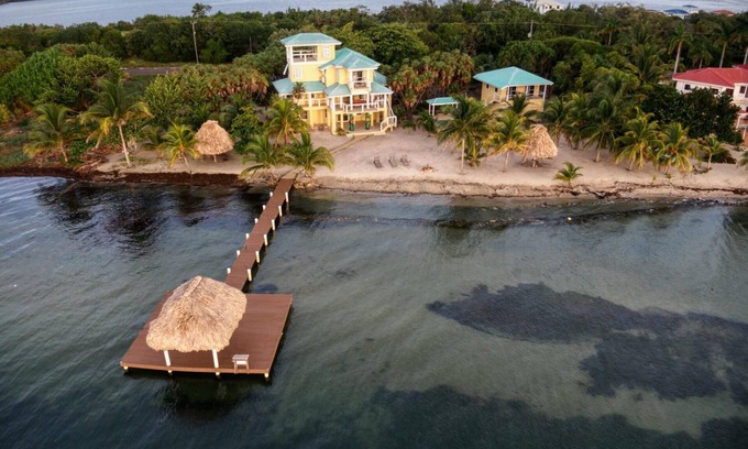 Placencia Villa | Lucky Duck Villa - Huge Beachfront, Pool and Pier