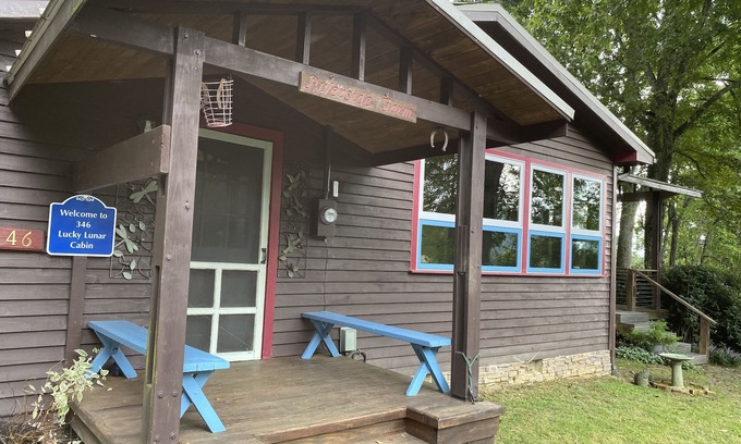Clyde Cabin | Lucky Lunar Cabin at Riverside Farm