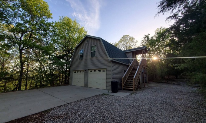 Lost Bridge Village Cottage | Lucky's - Adorable Cottage by the Beaver Lake Sailboat Club