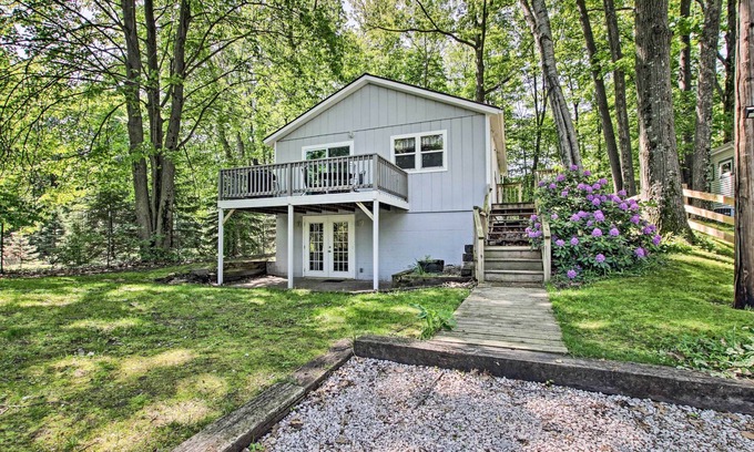 Ludington Cottage | Ludington Cottage w/Deck, Yard & Fire Pit!