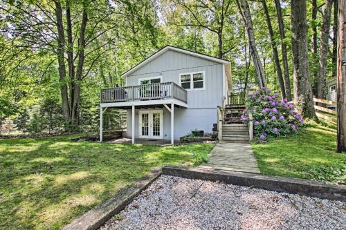 Ludington House | Ludington Cottage with Deck, Yard and Fire Pit!