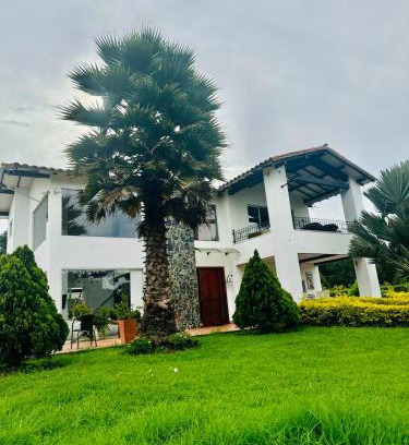 Guarne Villa | Lujosa casa cerca al aeropuerto