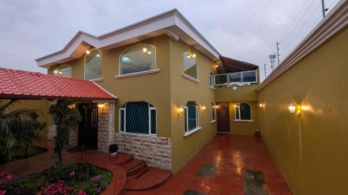 Tumbaco House | Lujosa casa cerca del aeropuerto en TUMBACO, en Quito