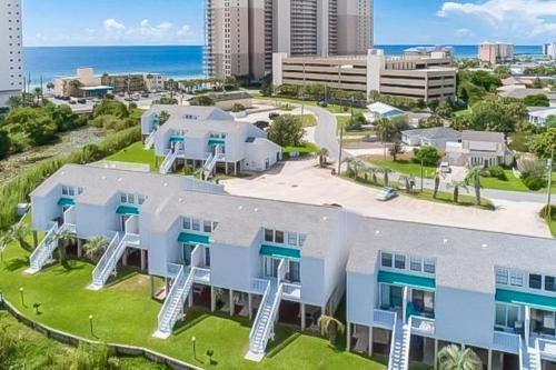 El Centro Beach House | Lullwater Beach Condos 417