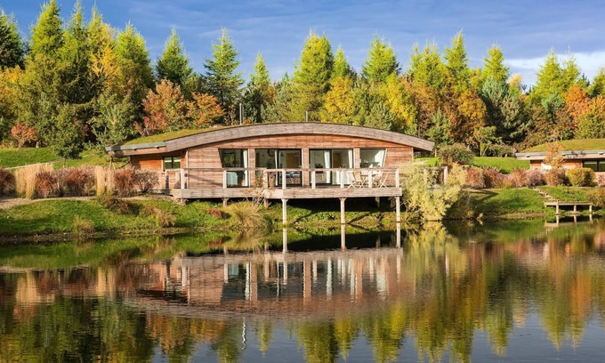 Richmond Cottage | Lulu - a lodge that sleeps 6 guests in 3 bedrooms