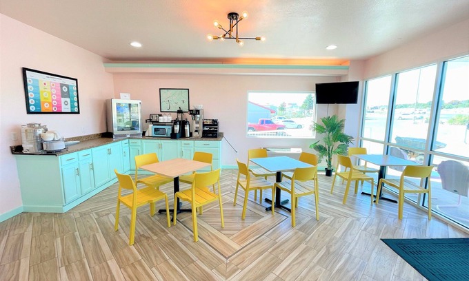 Tyrone Hotel | LuLu Hotel Silver City