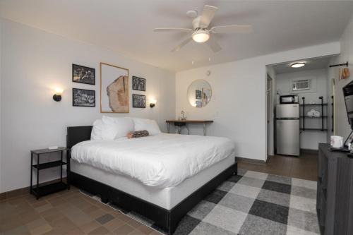 Balsam Lake Apartment | Lumber Jill Lodge 18 Cozy King Room