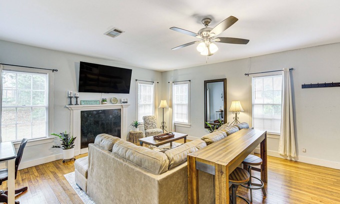 Nacogdoches House | ‘Lumberjack Hideaway’ Near Campus in Nacogdoches!