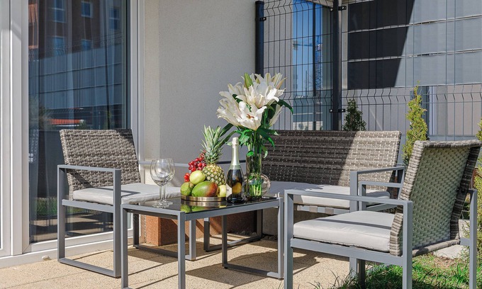 Lodz Apartment | Lumina apart with luxury garden
