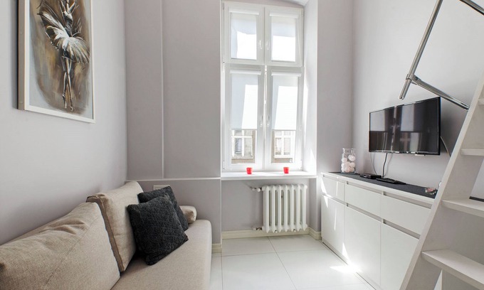 Srodmiescie Apartment | Lumina bright apart next to Fabryczna