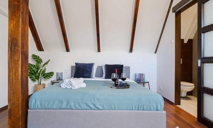 Nowe Miasto Apartment | Lumina duplex apartment Old Town