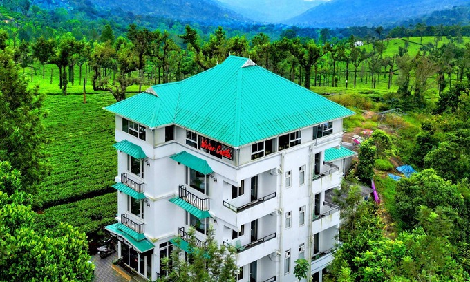 Udumbanchola Hotel | Lumino Winter Castle