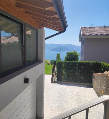 Solto Collina House | Luminoso appartamento vista lago