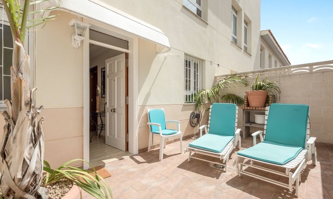 Las Arenas House | Luminous and spacious house with terrace. Wifi available.