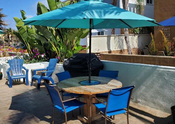 Mission Beach Apartment | Luna Azul, cozy condo only steps to Mission Beach! Free Internet