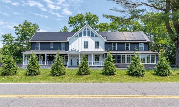 Leeds House | Luna Cove: Premier Hudson Valley Getaway