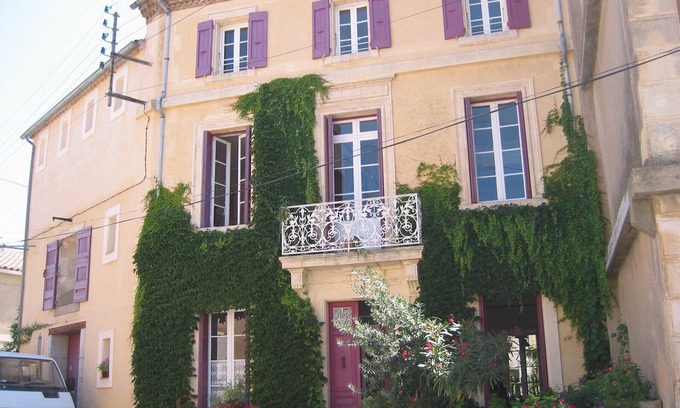 Saint-Andre-de-Roquelongue Apartment | Luna Sol holiday flat with charm