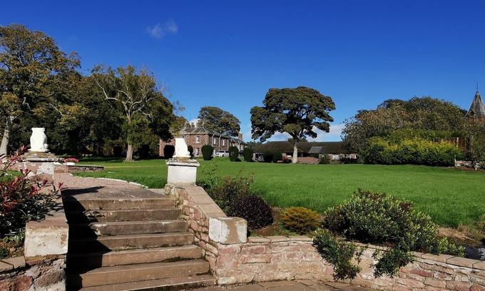 Lunan House | Lunan House