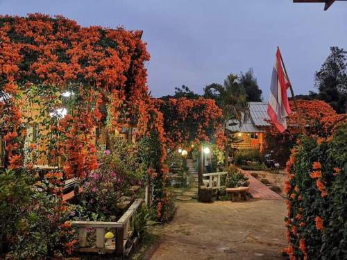 Mok Cham Pae House | Lung Soi Nguen Homstay Pang Oung