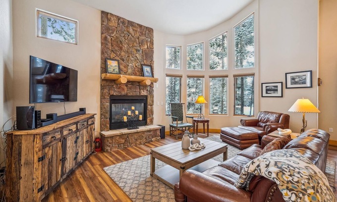 The Reserve House | Lupine Chalet: Frisco Home - Wood Sauna - Great for families.